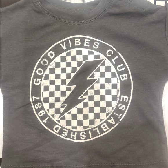 💫NWT GRAYSON MINI Bundle of 2 Super Soft Baby Tees/Adorable Print - Picture 5 of 10